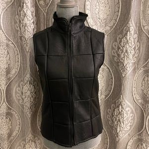 Black lamb wool skin vest Bonz